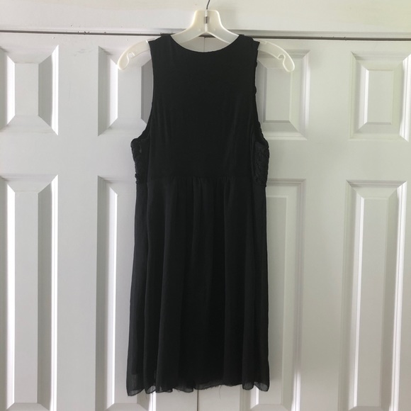 ⭐️ Top Detail Black Dress - Picture 4 of 4